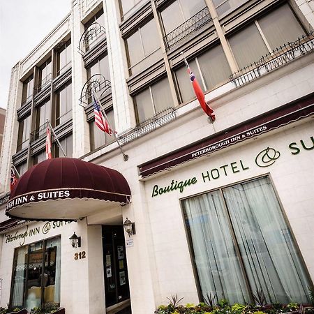 Peterborough Inn & Suites Hotel ภายนอก รูปภาพ