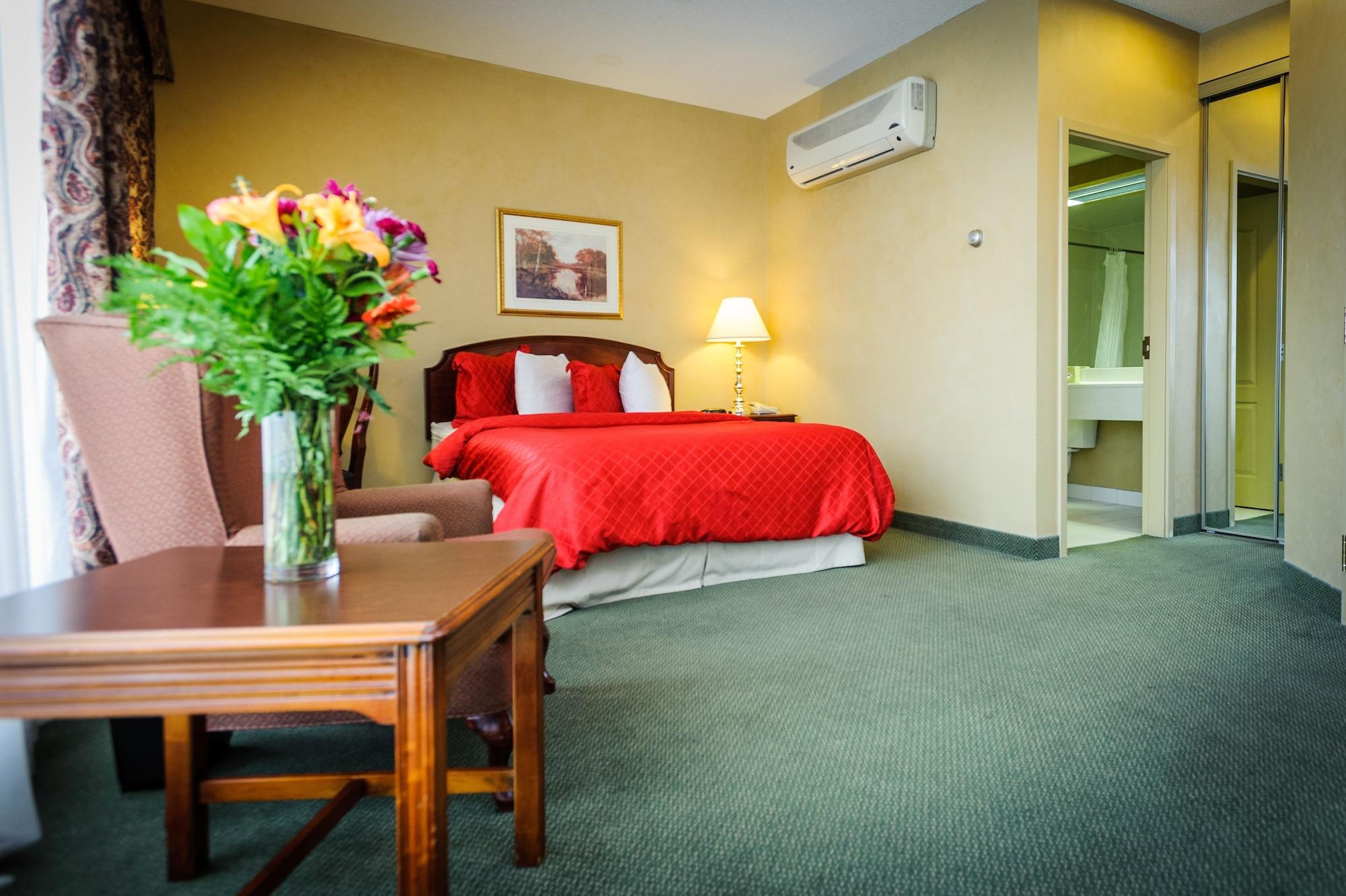 Peterborough Inn & Suites Hotel ภายนอก รูปภาพ