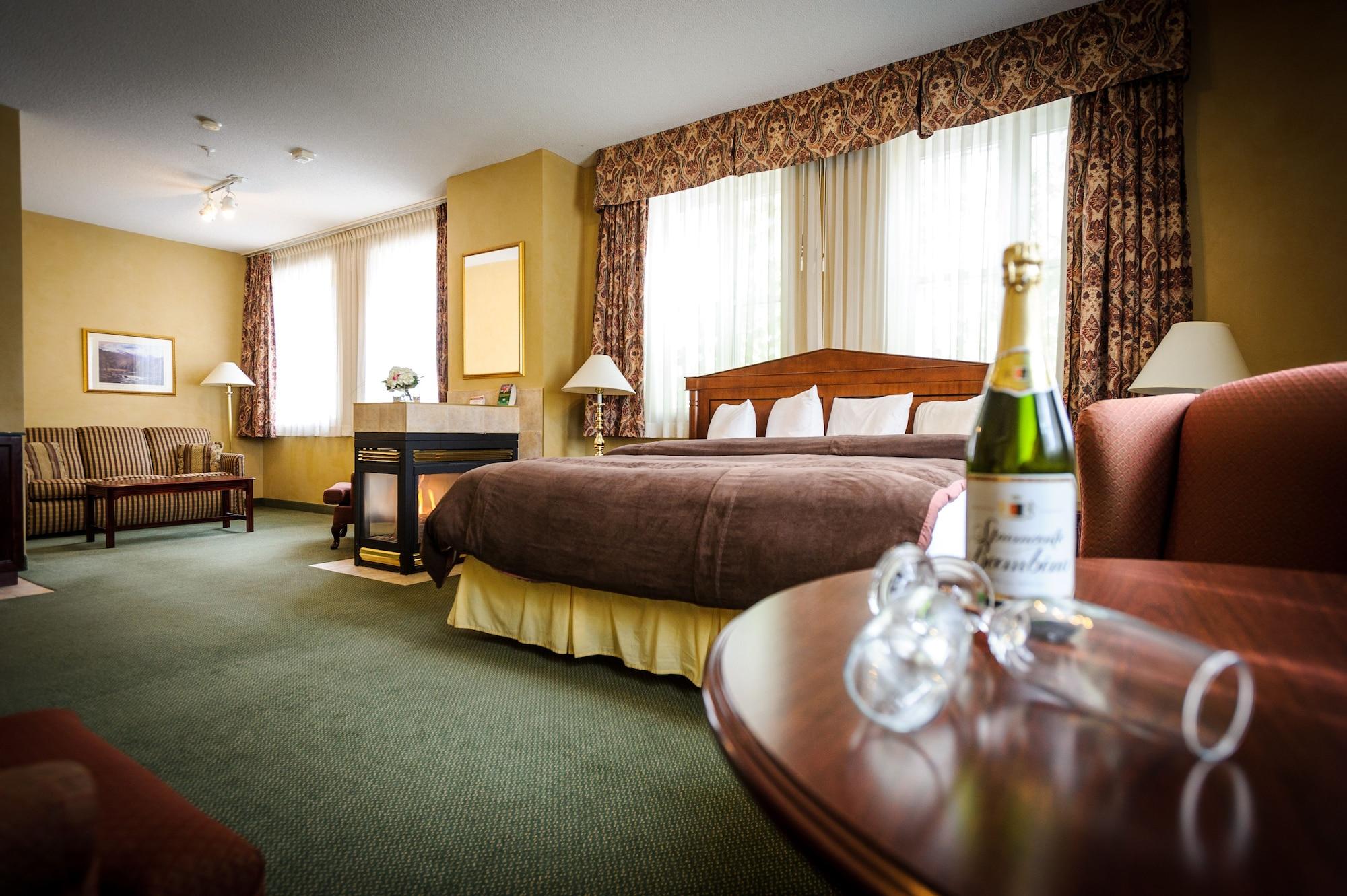 Peterborough Inn & Suites Hotel ภายนอก รูปภาพ