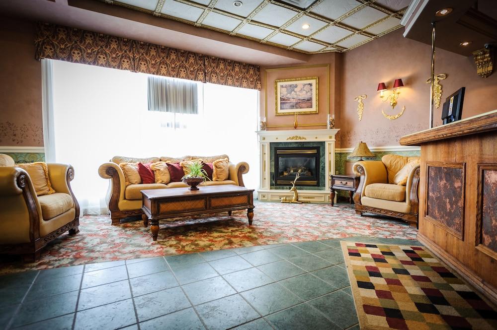 Peterborough Inn & Suites Hotel ภายนอก รูปภาพ