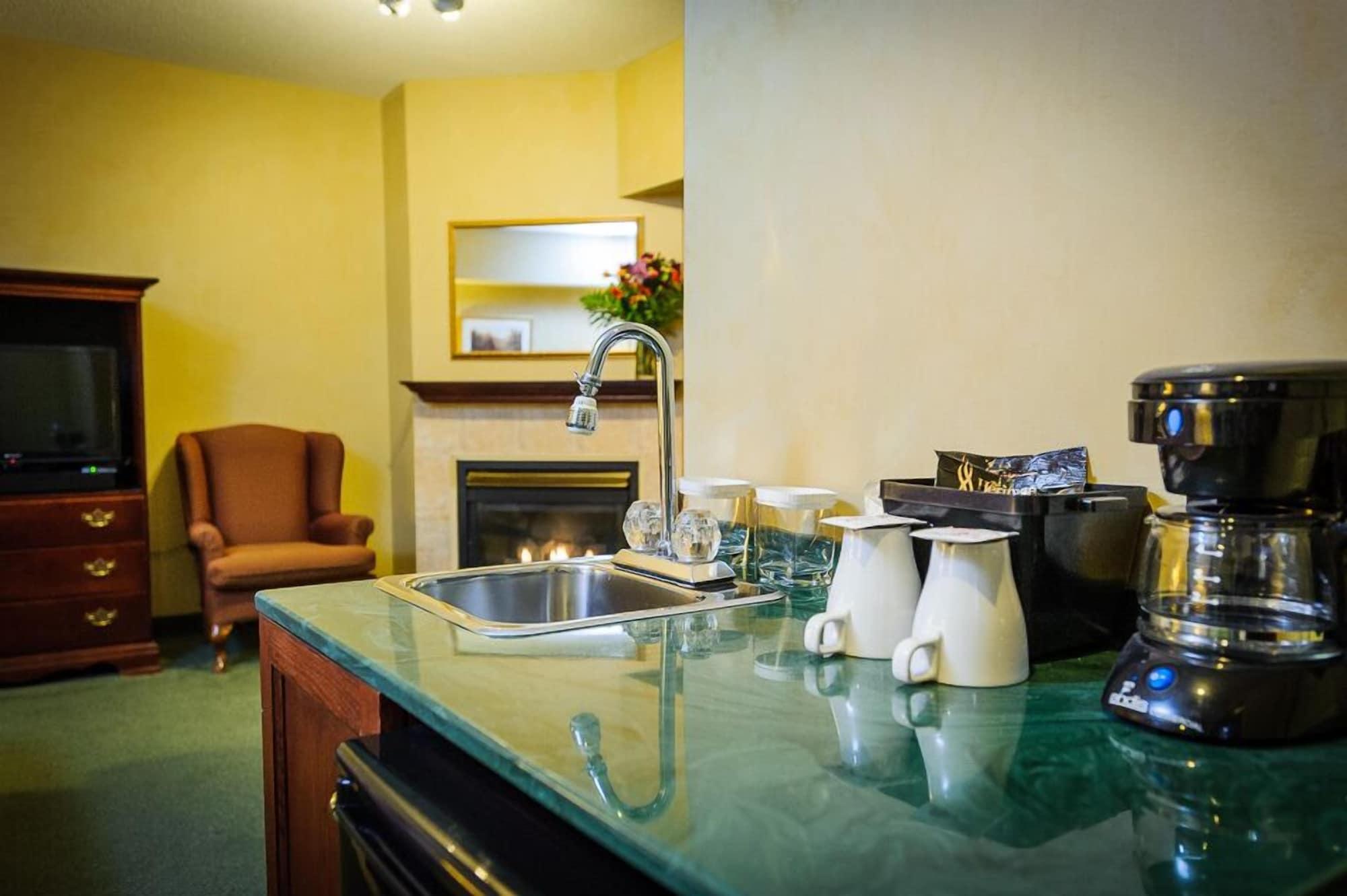 Peterborough Inn & Suites Hotel ภายนอก รูปภาพ